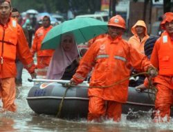 Antisipasi Banjir BPBD Pantau Tinggi Muka Air Kali Bekasi