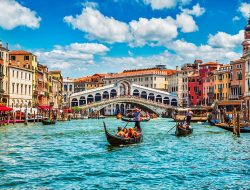 Venesia: Kota di Atas Air dan Warisan Abadi Dunia