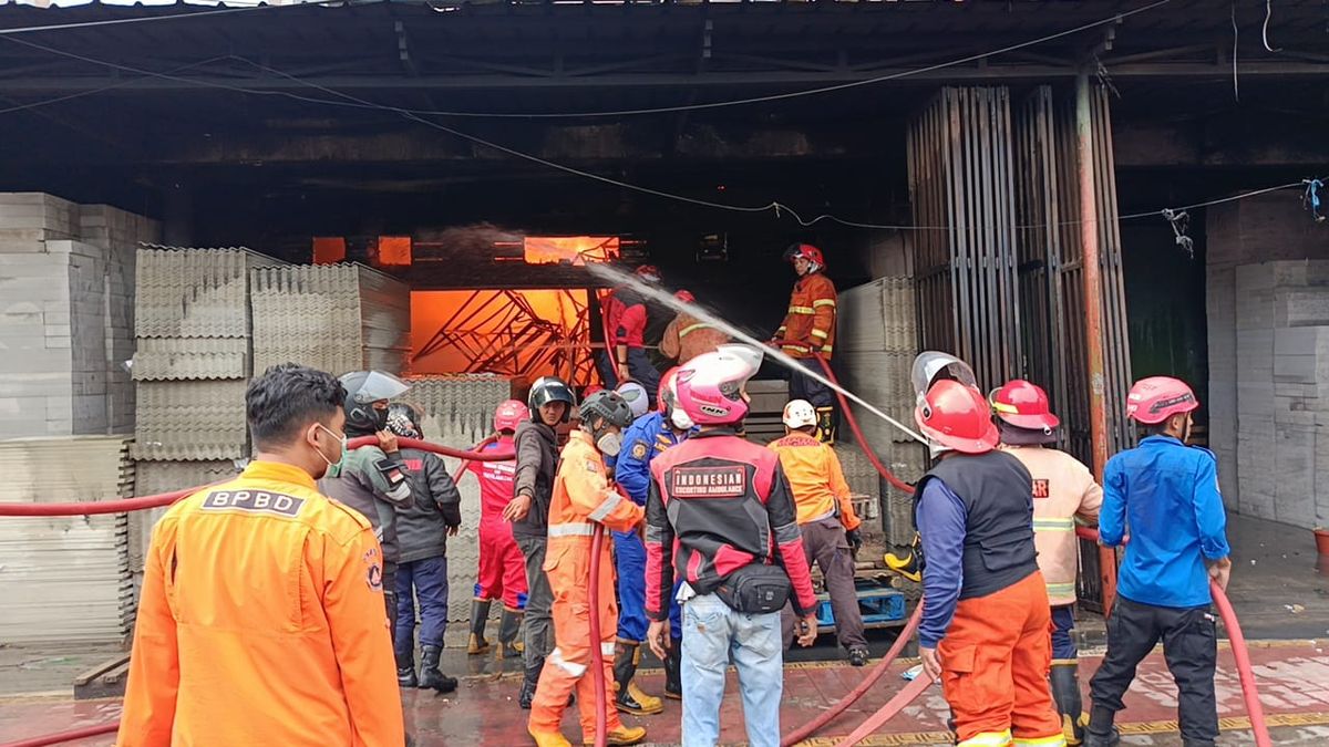 Kebakaran Toko Bangunan