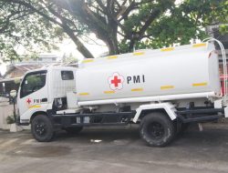 PMI Kirim 60 Mobil Tangki Air Bantu Korban Bencana Sumatera