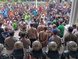 Protes Penghapusan Angkot Tua Ratusan Sopir Geruduk Balai Kota Bogor