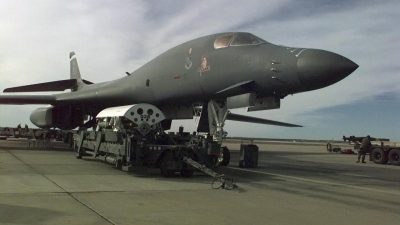 AS Kerahkan Jet Bomber