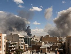 Israel Lancarkan Serangan ke Teheran Klaim Targetkan Rezim Iran