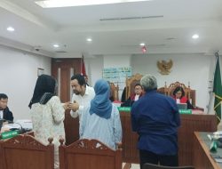 Dirut Michael Wishnu Menangis Saat Minta Maaf ke Orangtua Korban Kebakaran Terra Drone